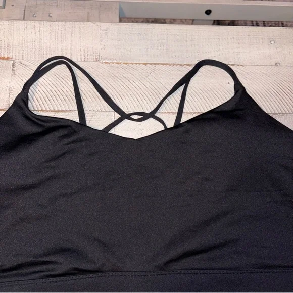 Old Navy Womens Size 4X Strappy Sports Bra Light Support Solid Classic Black - Picture 3 of 14